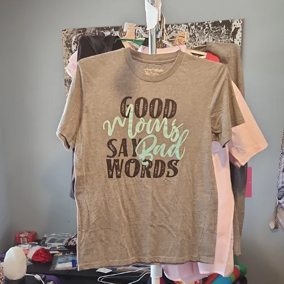 Gray Ladies M Mom Themed T-Shirt - Picture 1 of 2